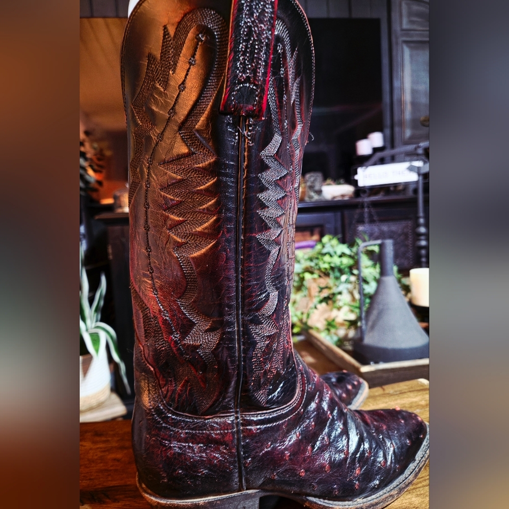 Lucchese Classic 2000 Full Quill Ostrich leather in a Black Cherry. - Picture 4 of 11